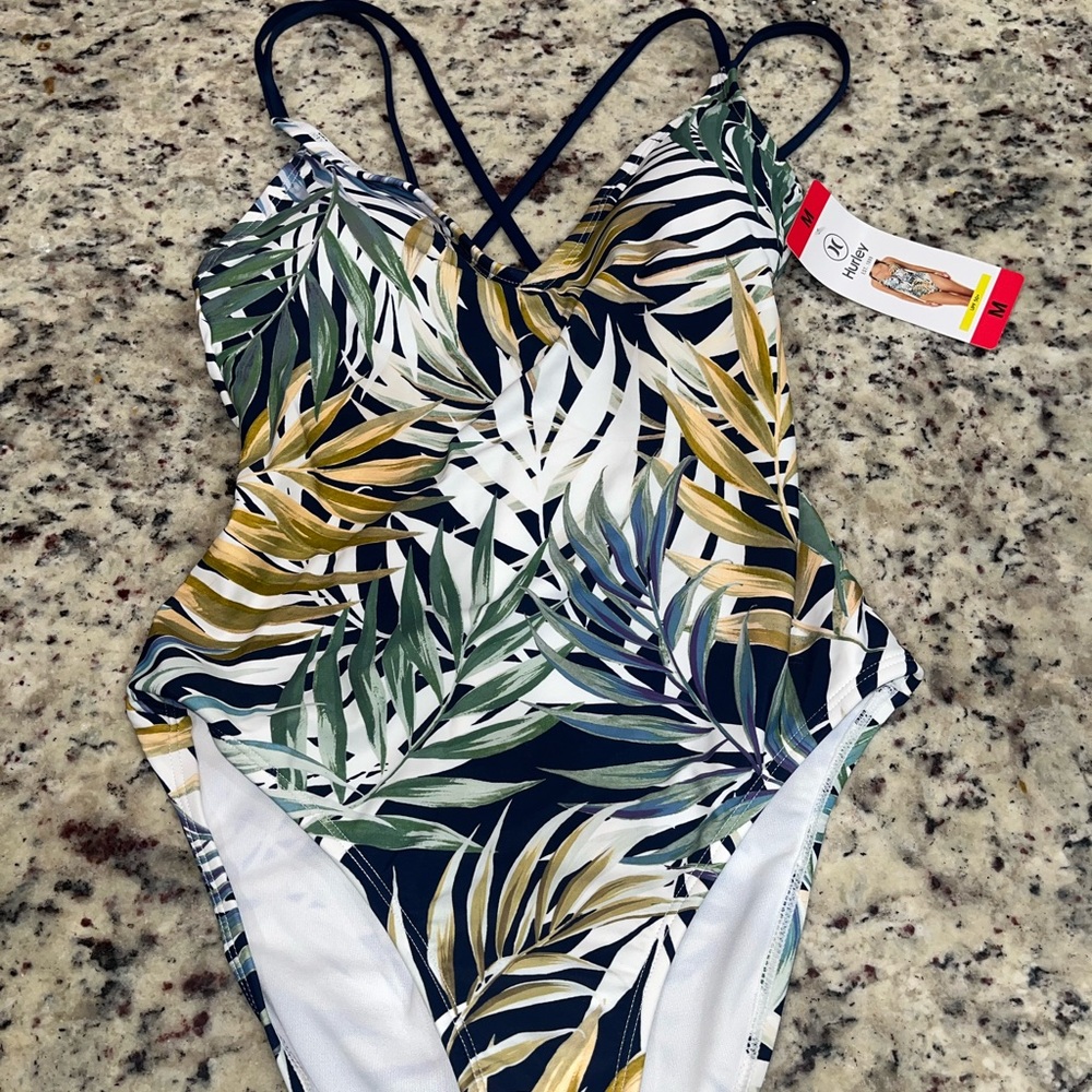 Ladies size medium swimsuit. NWT